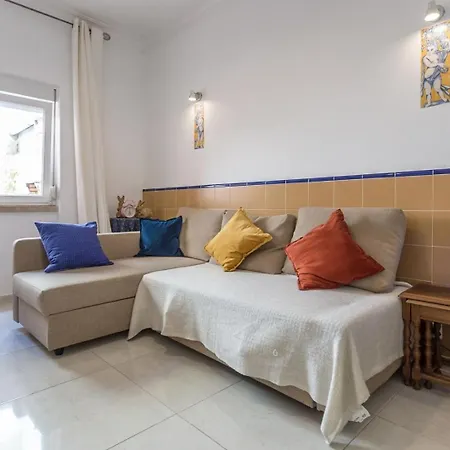 Daire 1-bedroom Flat With Terrace, Near Metro & Arena *