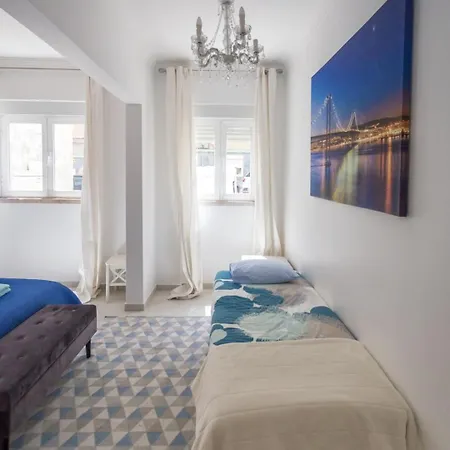 アパート 1-bedroom Flat With Terrace, Near Metro & Arena