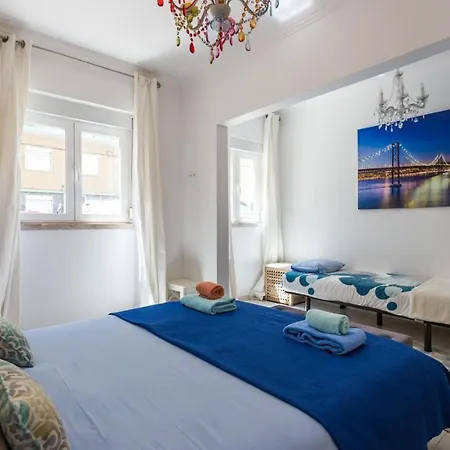1-bedroom Flat With Terrace, Near Metro & Arena リスボン