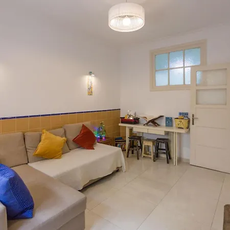 1-bedroom Flat With Terrace, Near Metro & Arena アパート *