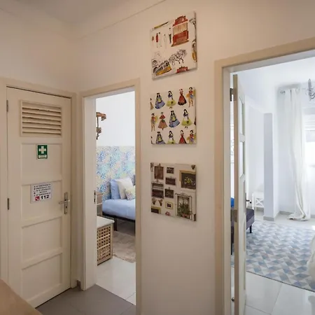 1-Bedroom Flat With Terrace, Near Metro & Arena Διαμέρισμα