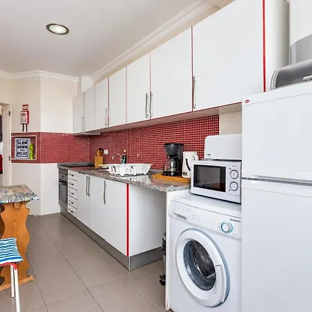 1-Bedroom Flat With Terrace, Near Metro & Arena * Lisboa