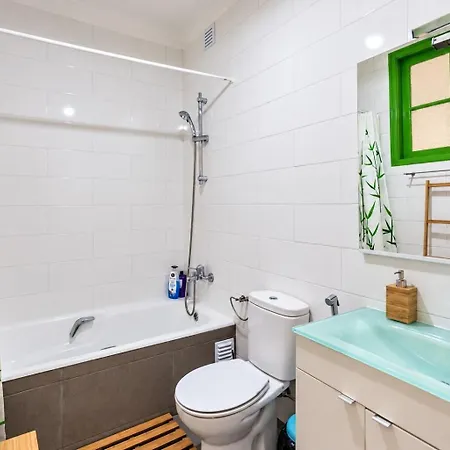 1-Bedroom Flat With Terrace, Near Metro & Arena