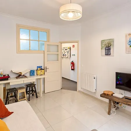 Διαμέρισμα 1-Bedroom Flat With Terrace, Near Metro & Arena *