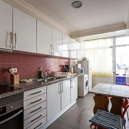 1-bedroom Flat With Terrace, Near Metro & Arena * Lissabon