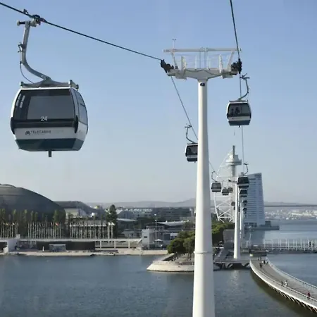 1-Bedroom Flat With Terrace, Near Metro & Arena * Lissabon