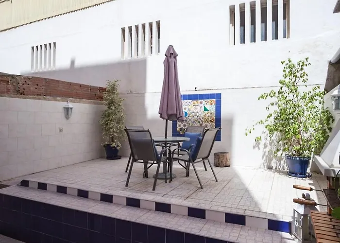 Apartment 1-Bedroom Flat With Terrace, Near Metro & Arena *